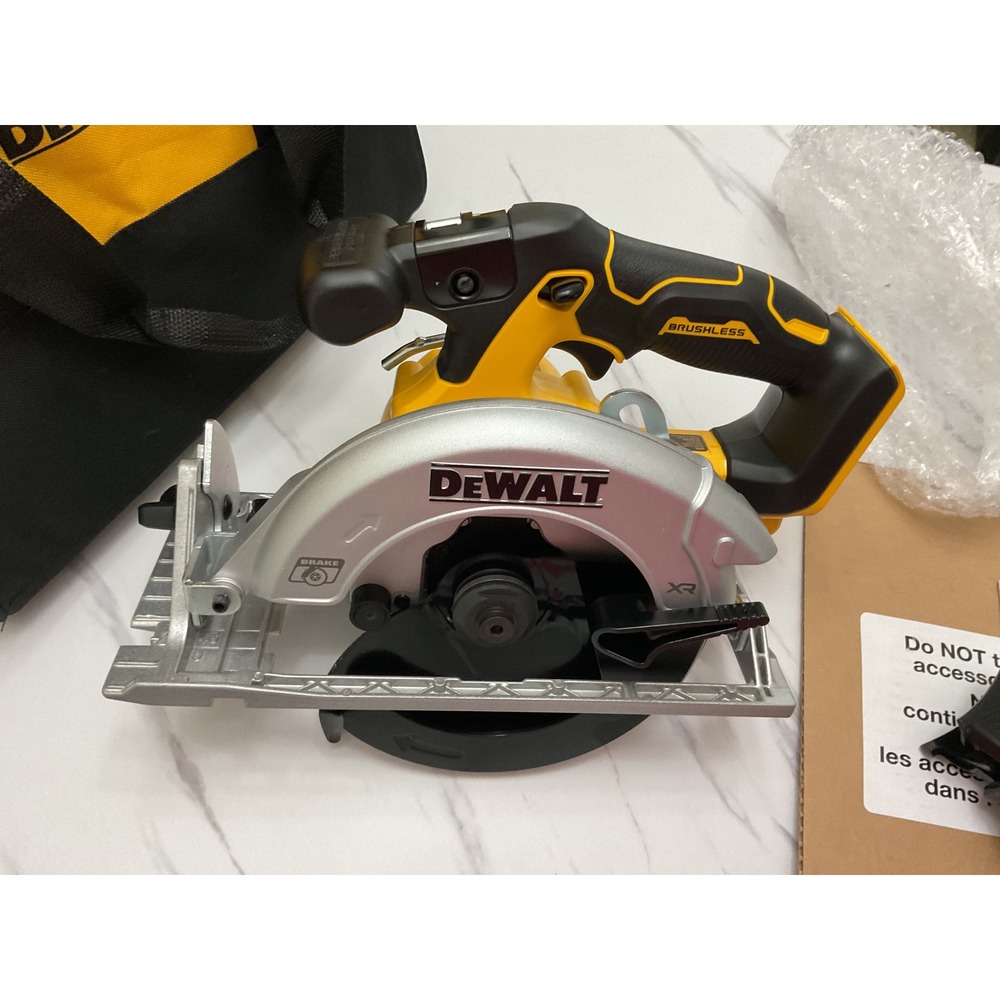 Dewalt 20V MAX XR Brushless 6-1/2 in Cordless Circular Saw DCS565 with Bag